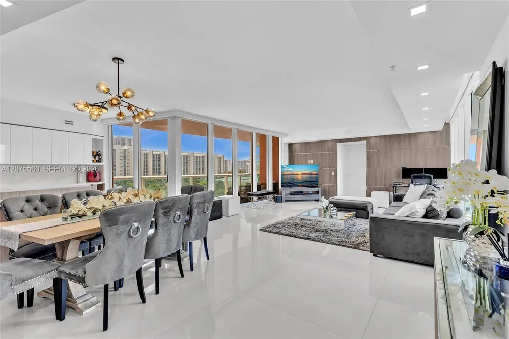 3370 Hidden Bay Dr, Miami, FL 33180