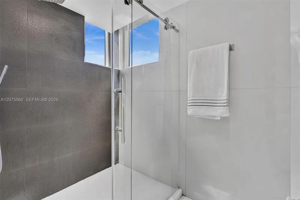 3370 Hidden Bay Dr, Miami, FL 33180