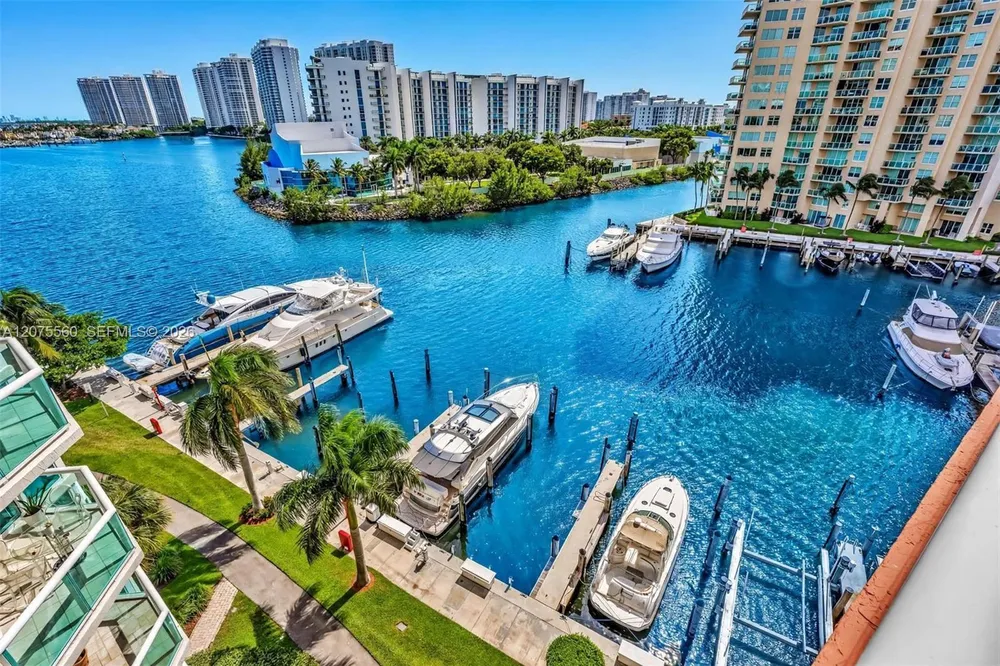 3370 Hidden Bay Dr, Miami, FL 33180