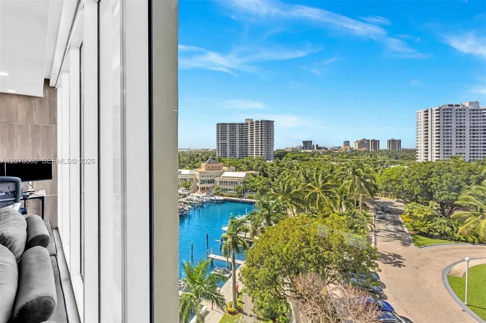 3370 Hidden Bay Dr, Miami, FL 33180