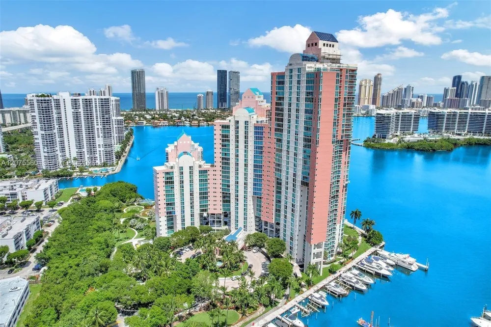 3370 Hidden Bay Dr, Miami, FL 33180