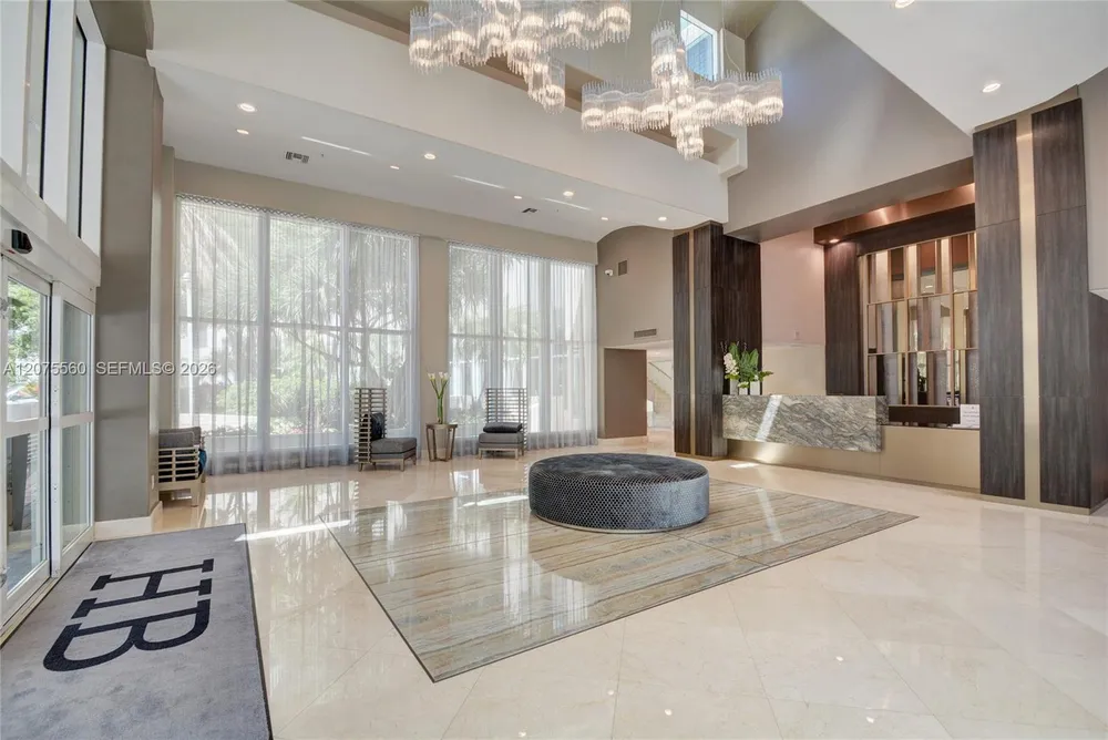 3370 Hidden Bay Dr, Miami, FL 33180