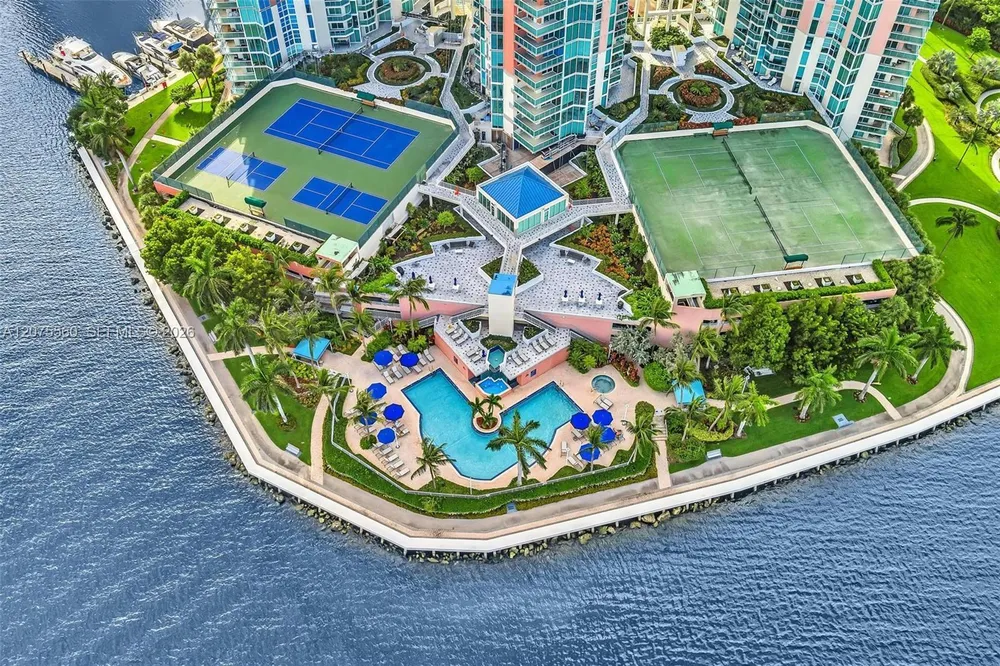 3370 Hidden Bay Dr, Miami, FL 33180