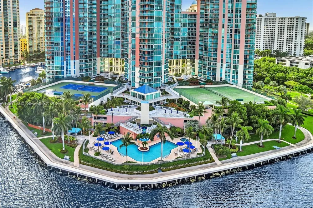 3370 Hidden Bay Dr, Miami, FL 33180