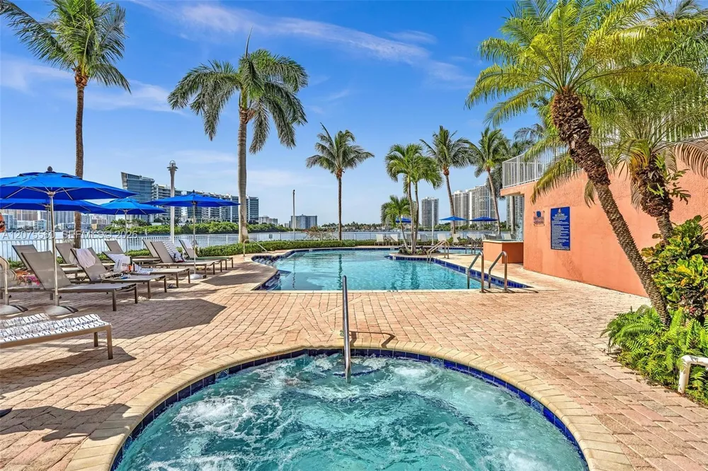 3370 Hidden Bay Dr, Miami, FL 33180