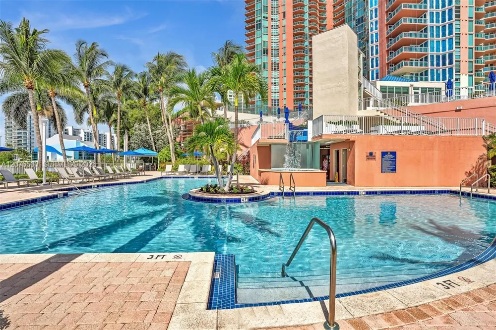 3370 Hidden Bay Dr, Miami, FL 33180