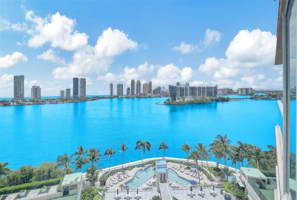 3370 Hidden Bay Dr, Miami, FL 33180