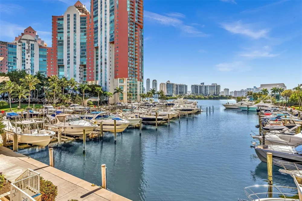 3370 Hidden Bay Dr, Miami, FL 33180