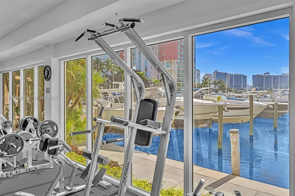 3370 Hidden Bay Dr, Miami, FL 33180