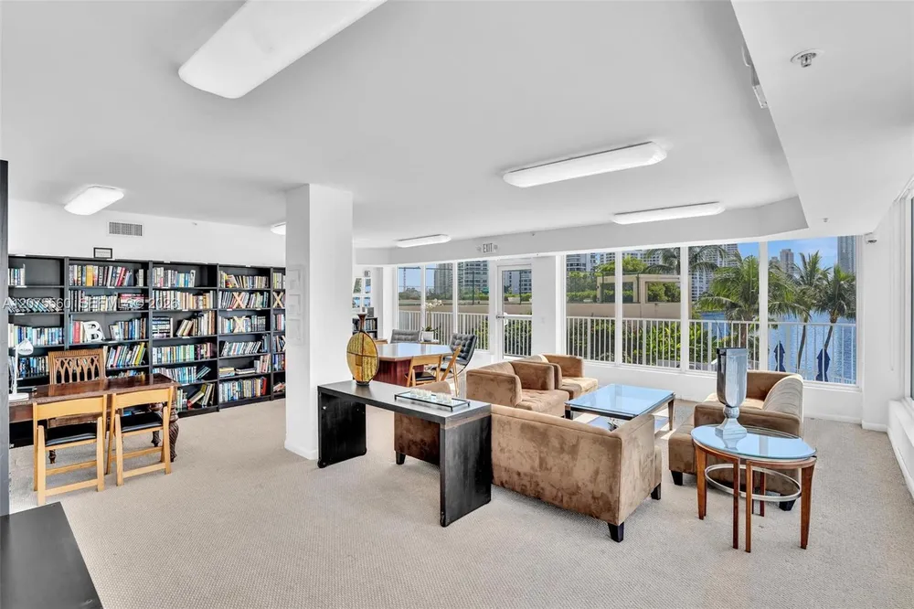 3370 Hidden Bay Dr, Miami, FL 33180