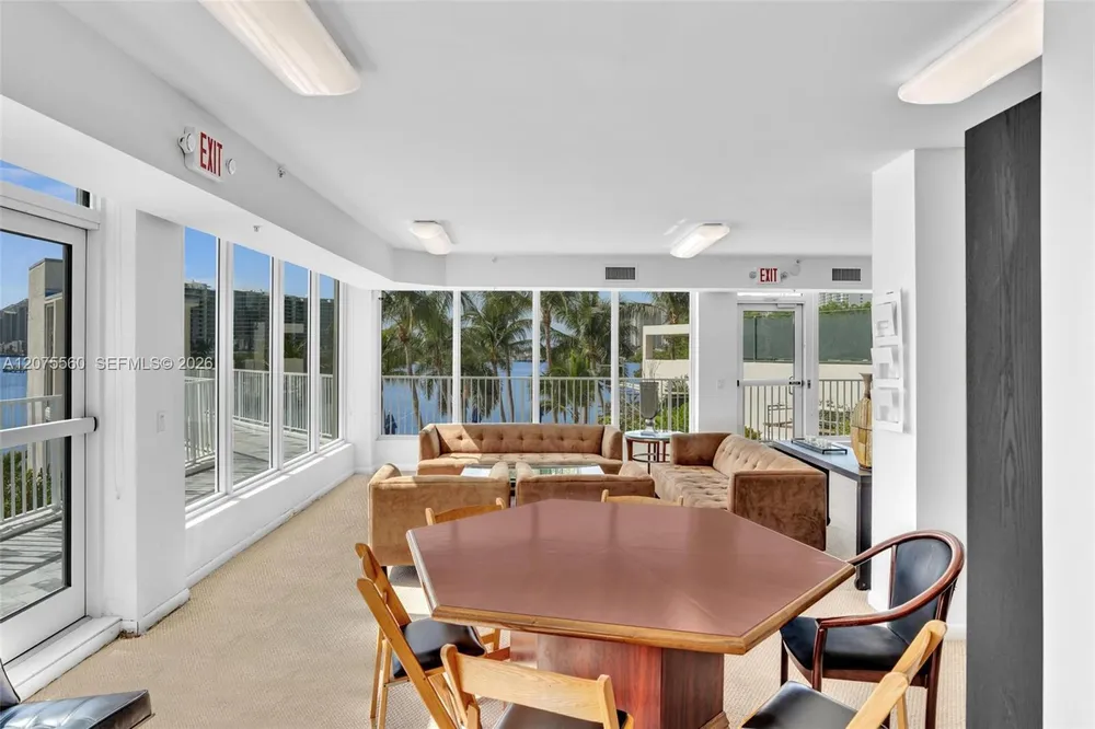 3370 Hidden Bay Dr, Miami, FL 33180