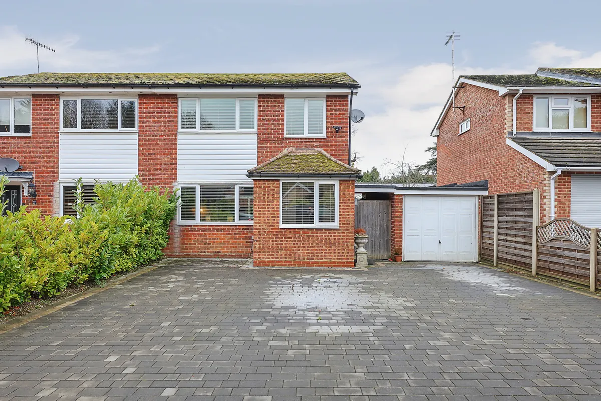 Longbridge Walk, Horley, Surrey, RH6