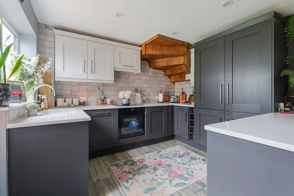 Longbridge Walk, Horley, Surrey, RH6