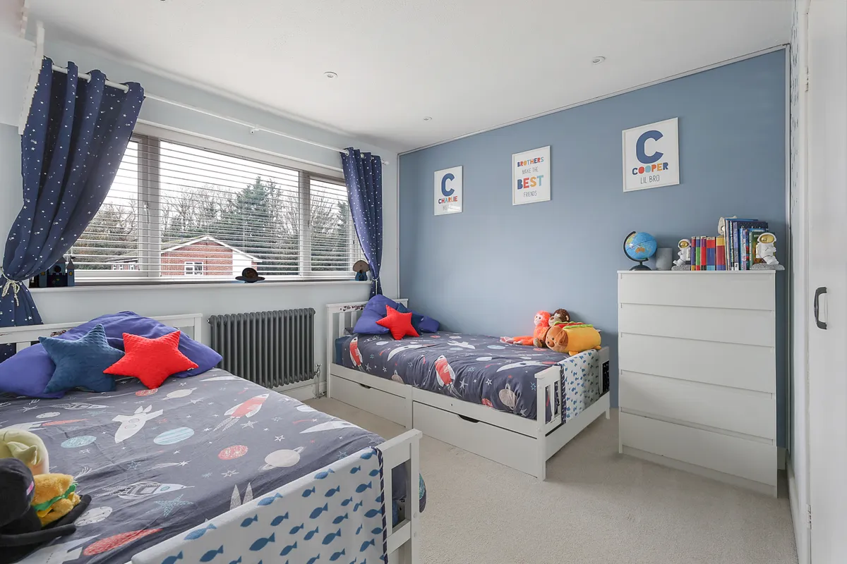 Longbridge Walk, Horley, Surrey, RH6