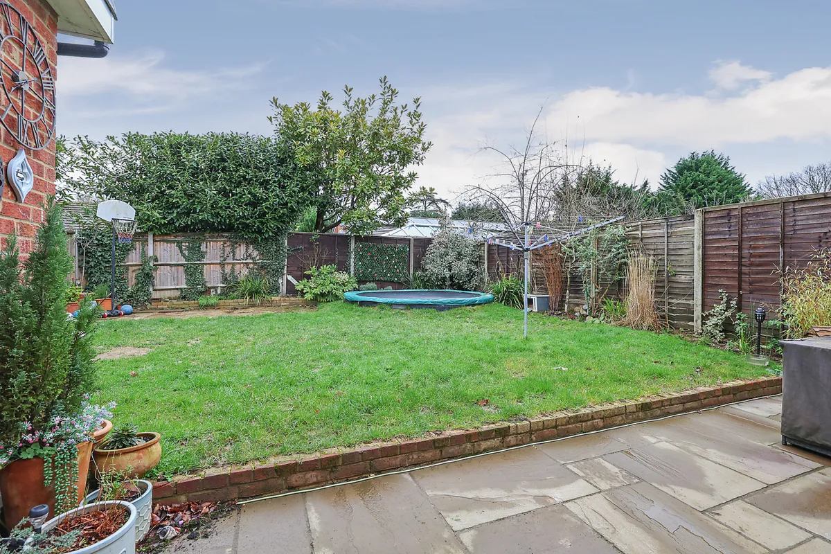 Longbridge Walk, Horley, Surrey, RH6
