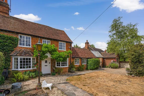 Longwater Road, Eversley, RG27