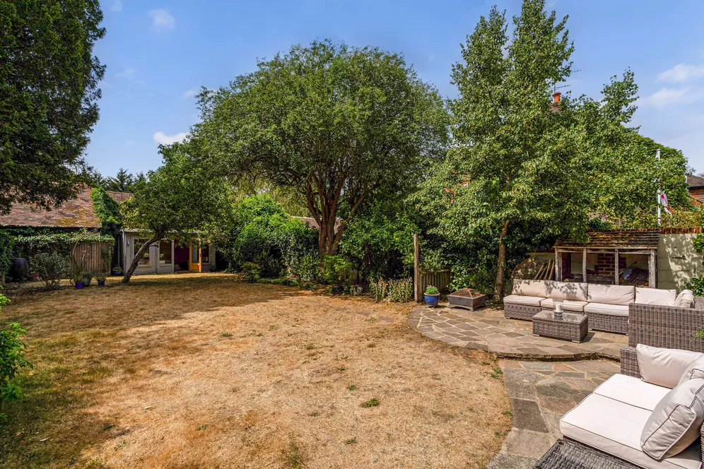 Longwater Road, Eversley, RG27 photo 8