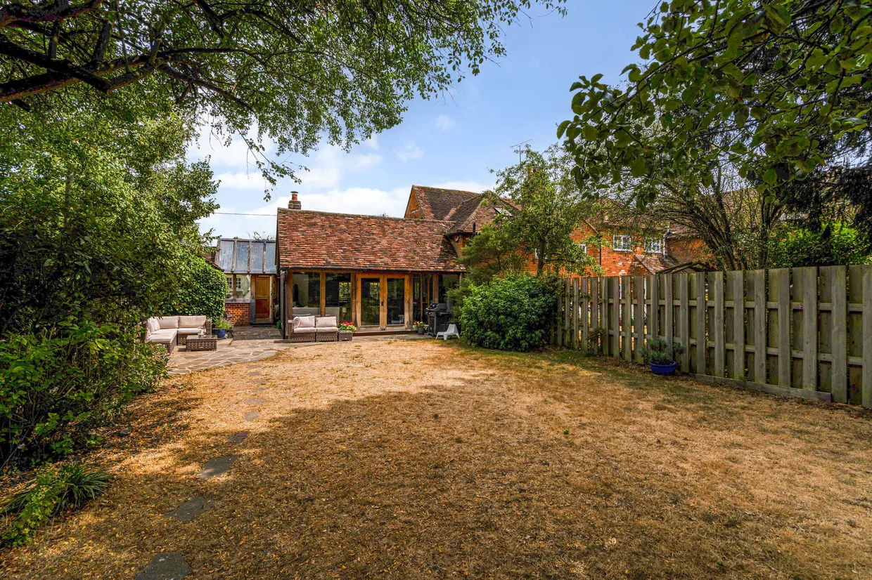 Longwater Road, Eversley, RG27 photo 9