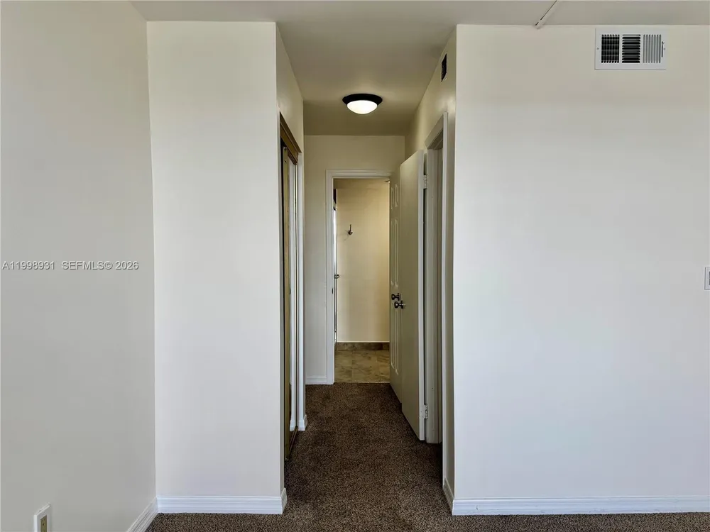 2780 NE 183rd St, Aventura, FL 33160