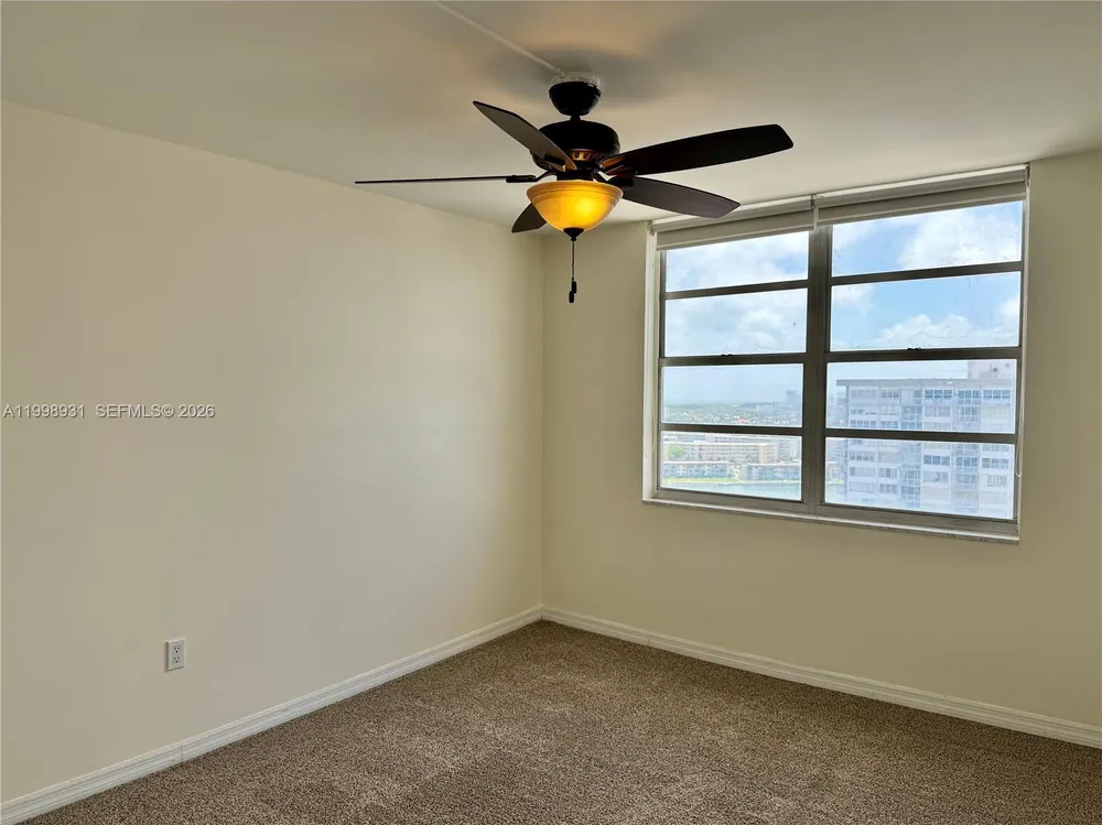 2780 NE 183rd St, Aventura, FL 33160