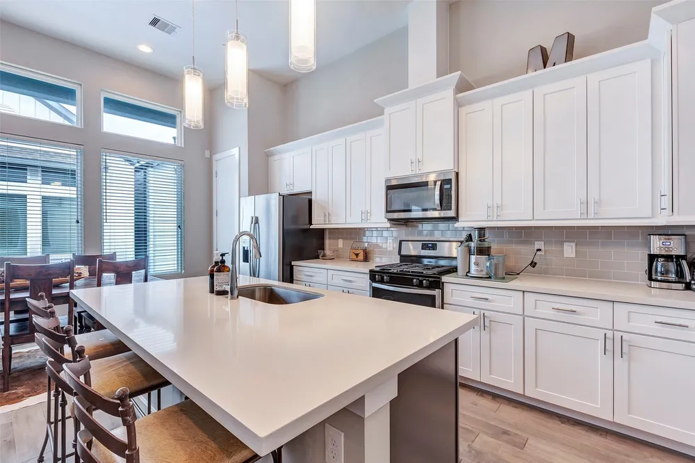 4450 W Tidwell Rd, Houston, TX 77091