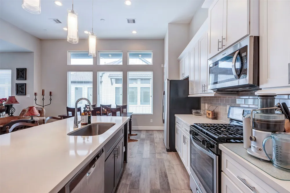 4450 W Tidwell Rd, Houston, TX 77091