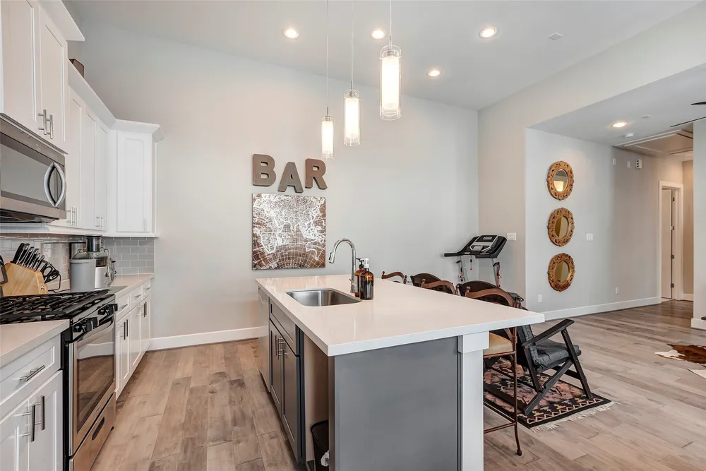 4450 W Tidwell Rd, Houston, TX 77091