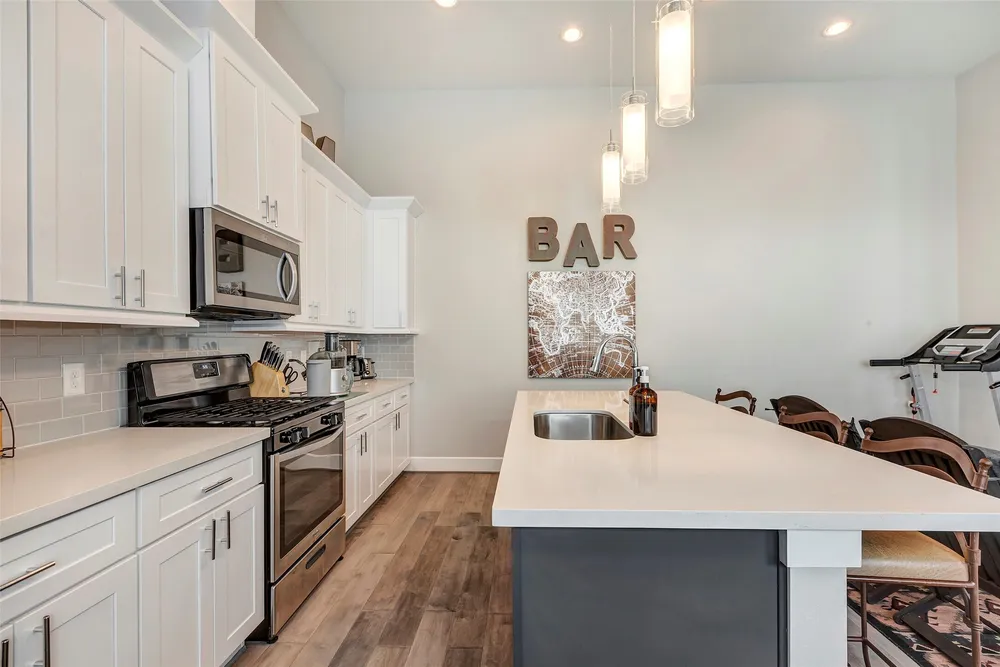 4450 W Tidwell Rd, Houston, TX 77091