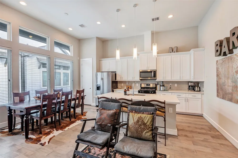 4450 W Tidwell Rd, Houston, TX 77091