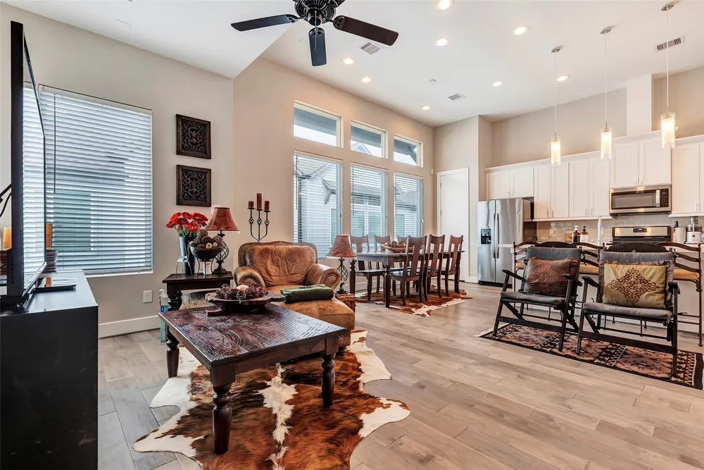 4450 W Tidwell Rd, Houston, TX 77091