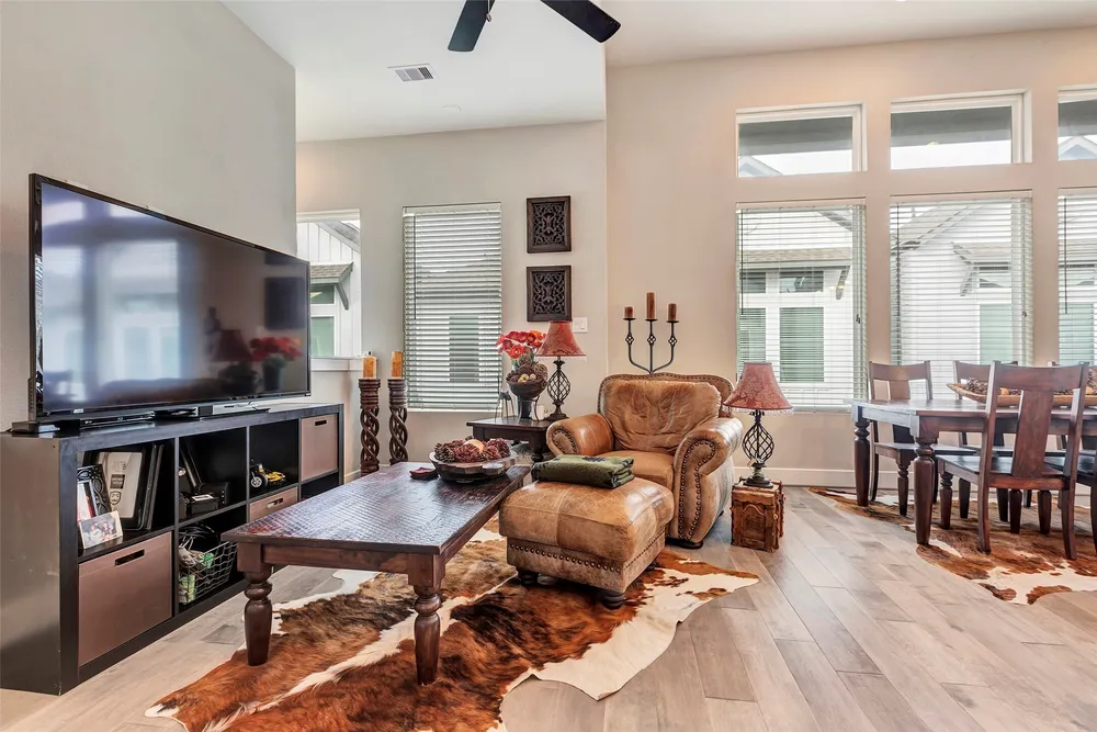 4450 W Tidwell Rd, Houston, TX 77091