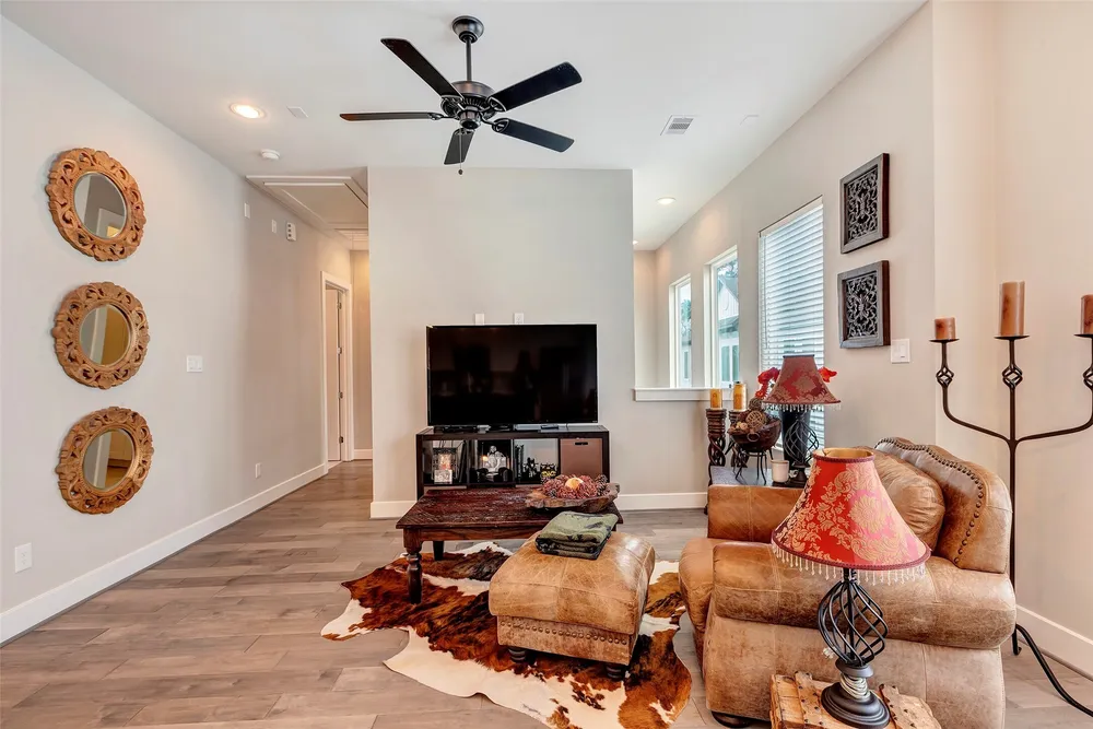 4450 W Tidwell Rd, Houston, TX 77091