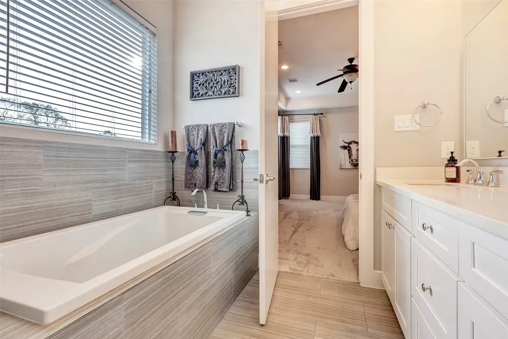 4450 W Tidwell Rd, Houston, TX 77091