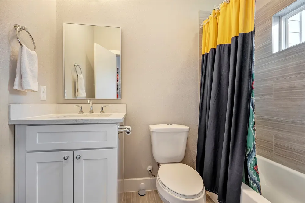 4450 W Tidwell Rd, Houston, TX 77091