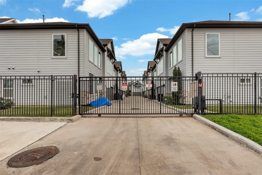 4450 W Tidwell Rd, Houston, TX 77091
