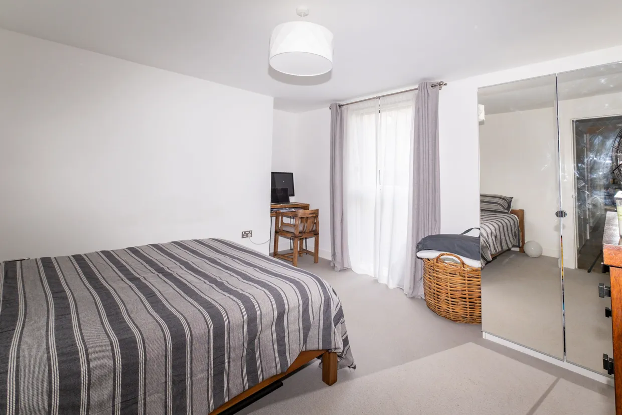 Woodside Avenue, London, N10 photo 16