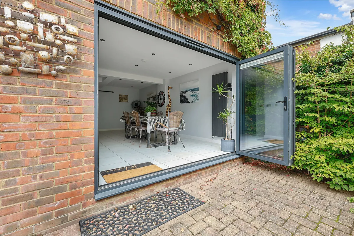 London Road South, Merstham, Redhill, Surrey, RH1