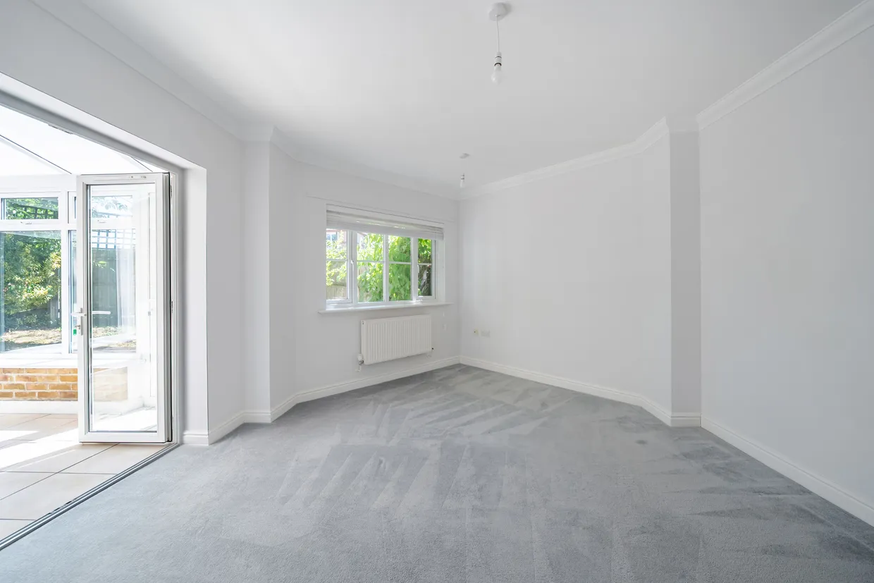 Alexander Crescent, Caterham, CR3 photo 18