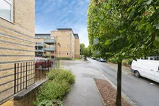 Metropolitan Station Approach, Watford