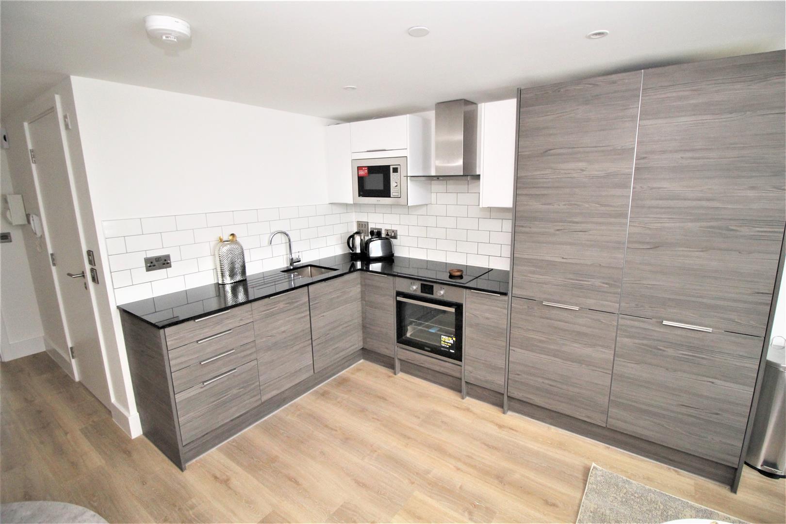 London Road, Crawley Image 13