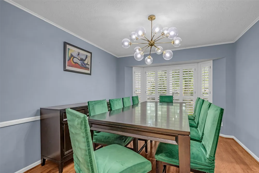 947 Thornton Rd, Houston, TX 77018
