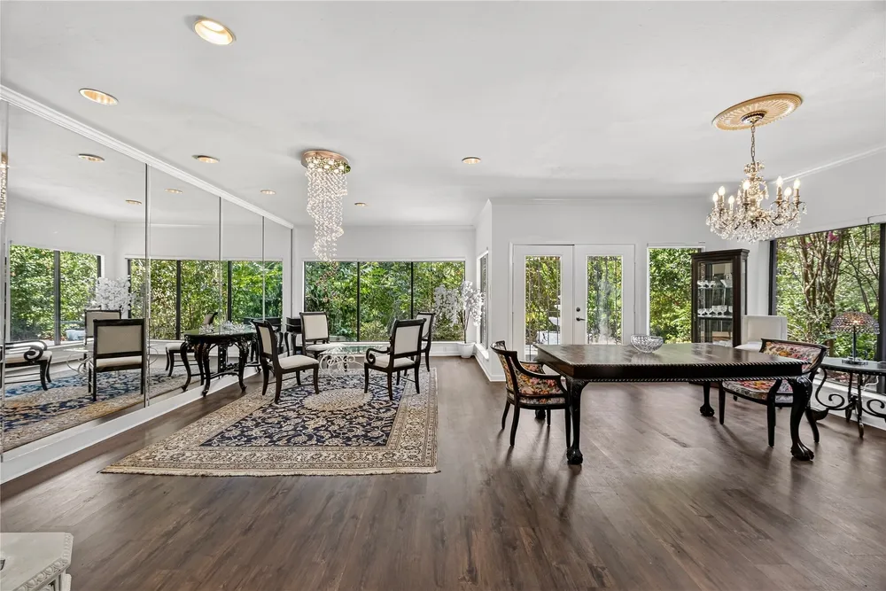 9400 Doliver Dr, Houston, TX 77063