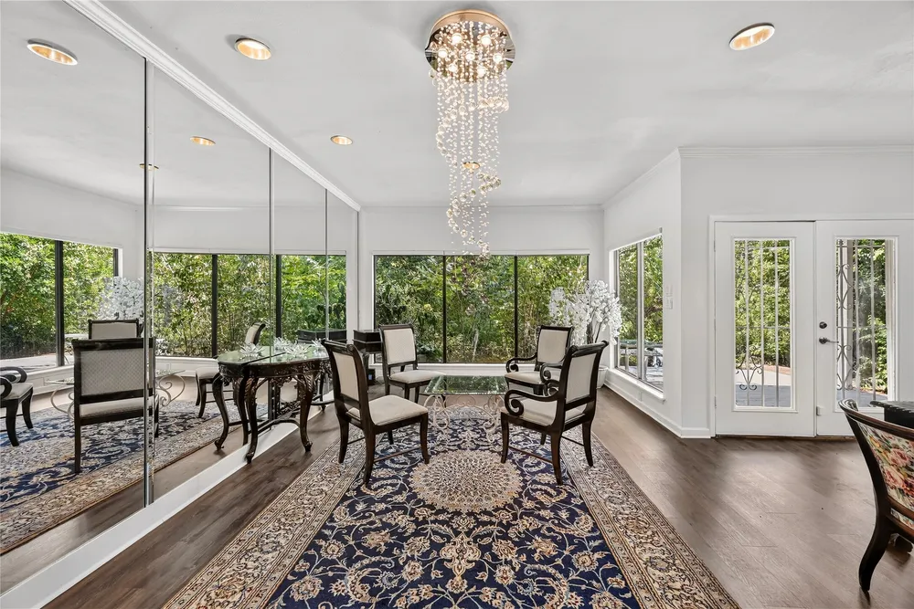 9400 Doliver Dr, Houston, TX 77063