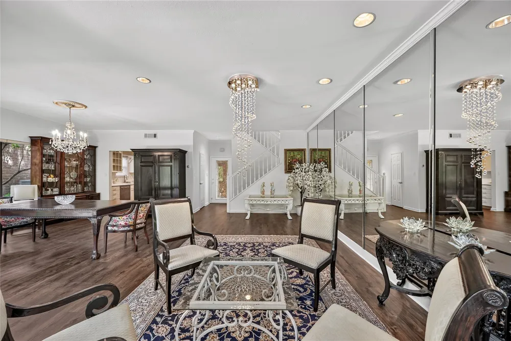 9400 Doliver Dr, Houston, TX 77063