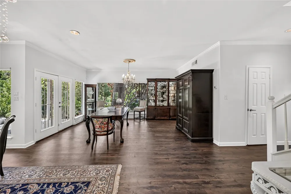 9400 Doliver Dr, Houston, TX 77063