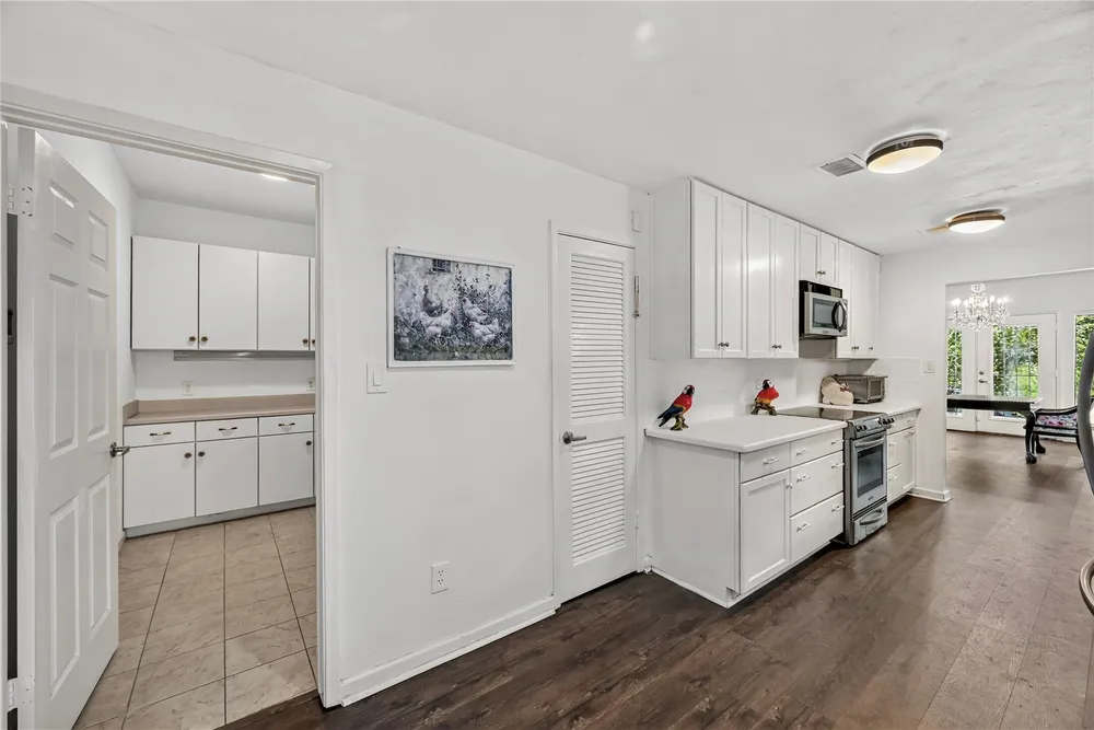 9400 Doliver Dr, Houston, TX 77063