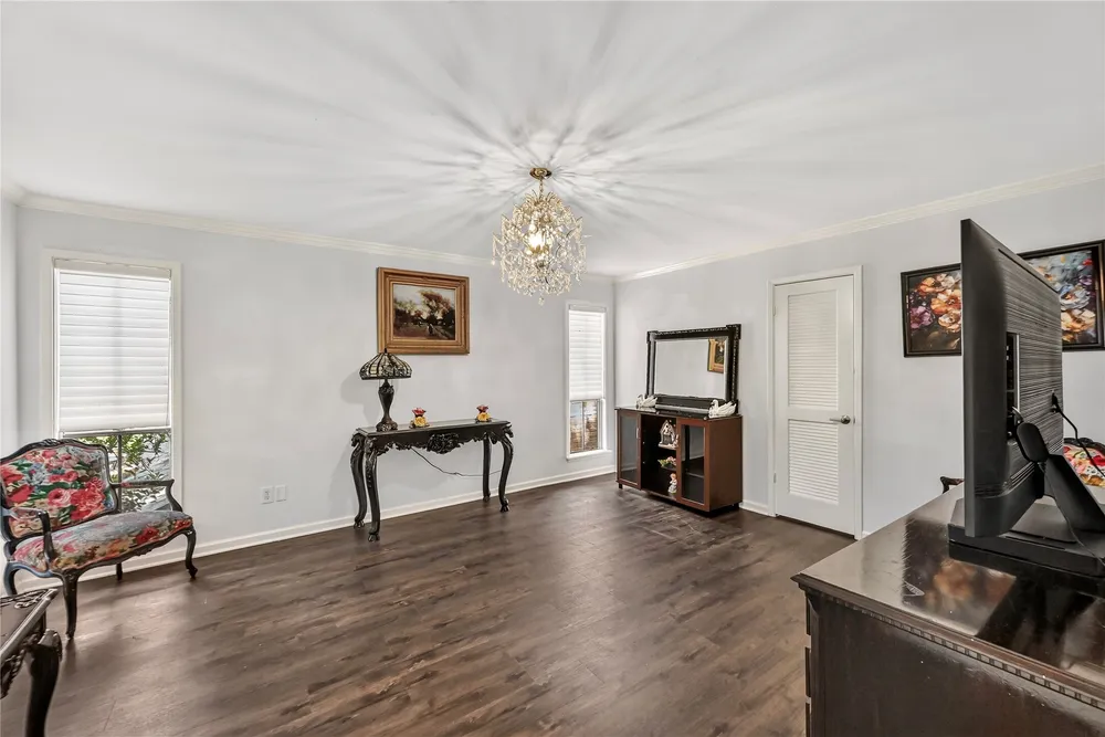 9400 Doliver Dr, Houston, TX 77063