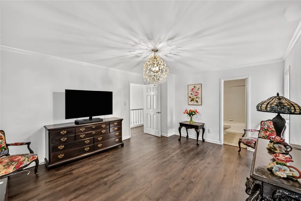 9400 Doliver Dr, Houston, TX 77063