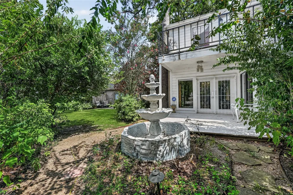 9400 Doliver Dr, Houston, TX 77063