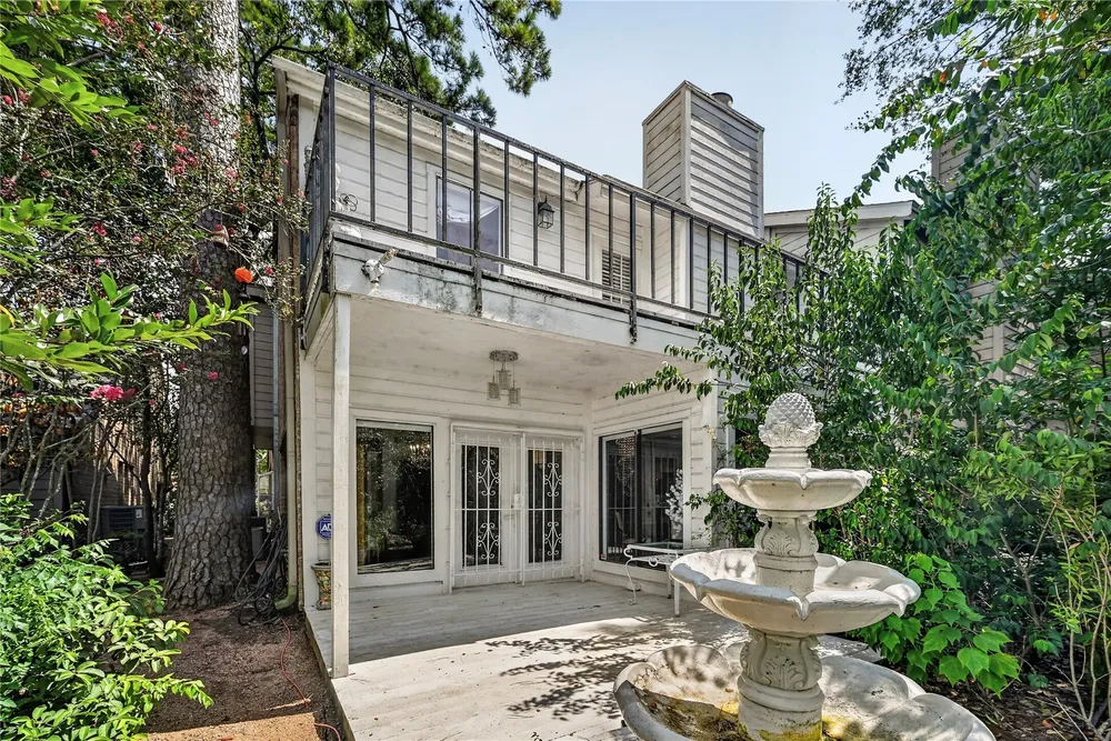 9400 Doliver Dr, Houston, TX 77063